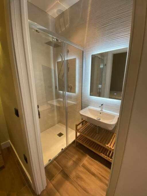Seville Luxury Downtown Suite Экстерьер фото